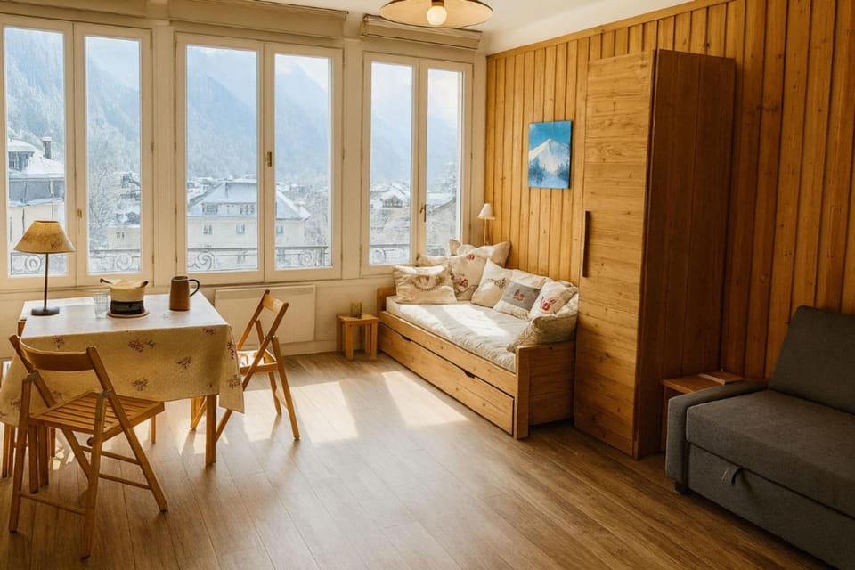 Alpine stay Mont Blanc view parking Apartment in Chamonix
