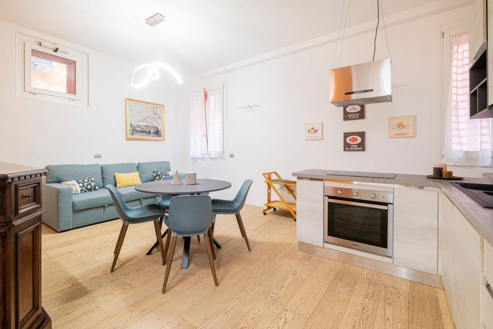 Kitchen or kitchenette, Living room, Seating area, Dining area, dishwasher, oven, stove