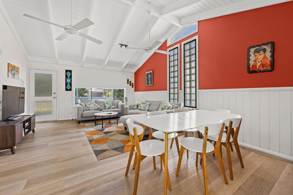 Happy House - Pet Friendly - 5 Min Walk to Beach House in Callala Bay