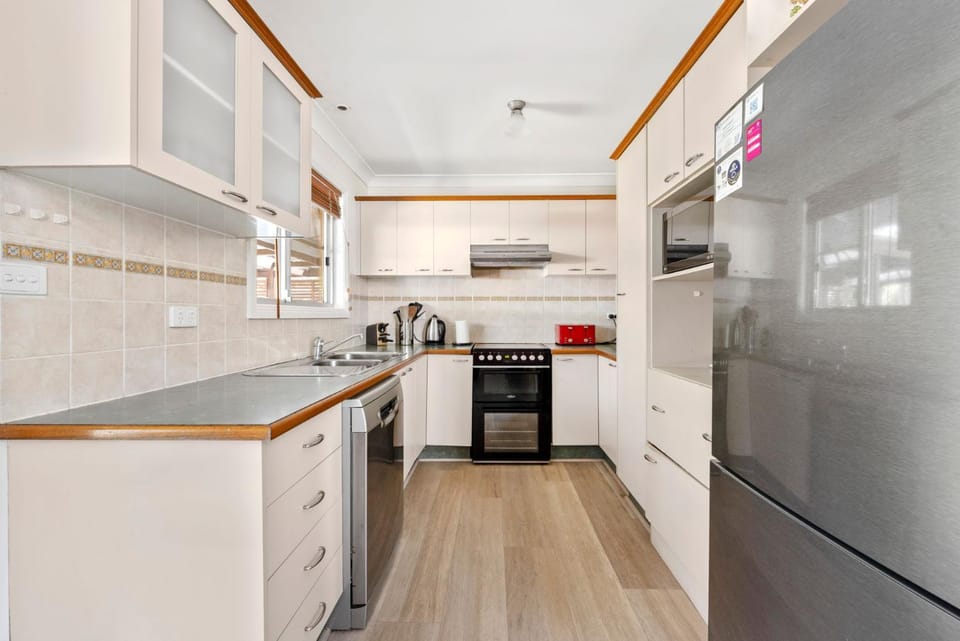 Happy House - Pet Friendly - 5 Min Walk to Beach House in Callala Bay