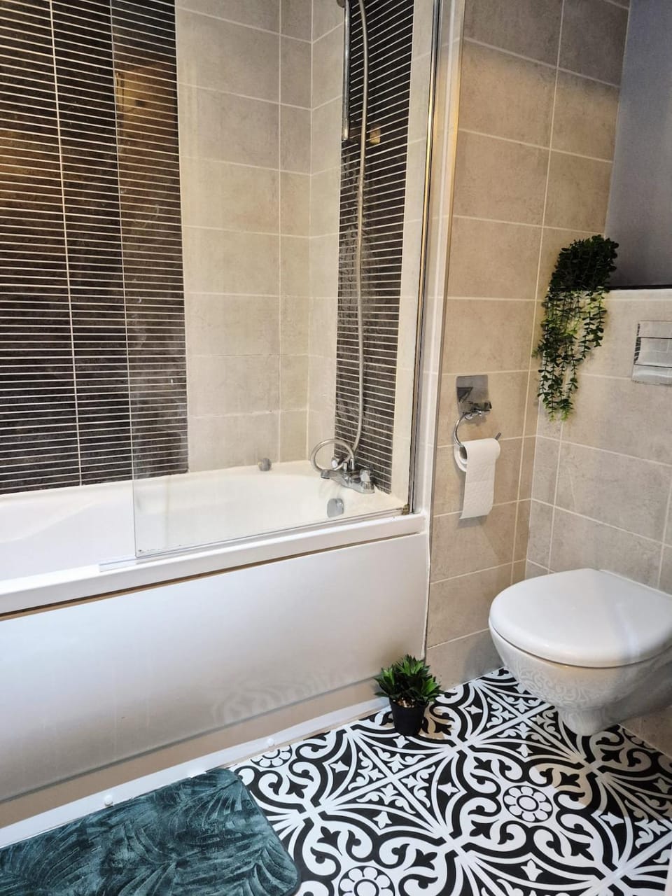 Shower, Toilet, Bathroom, Bath