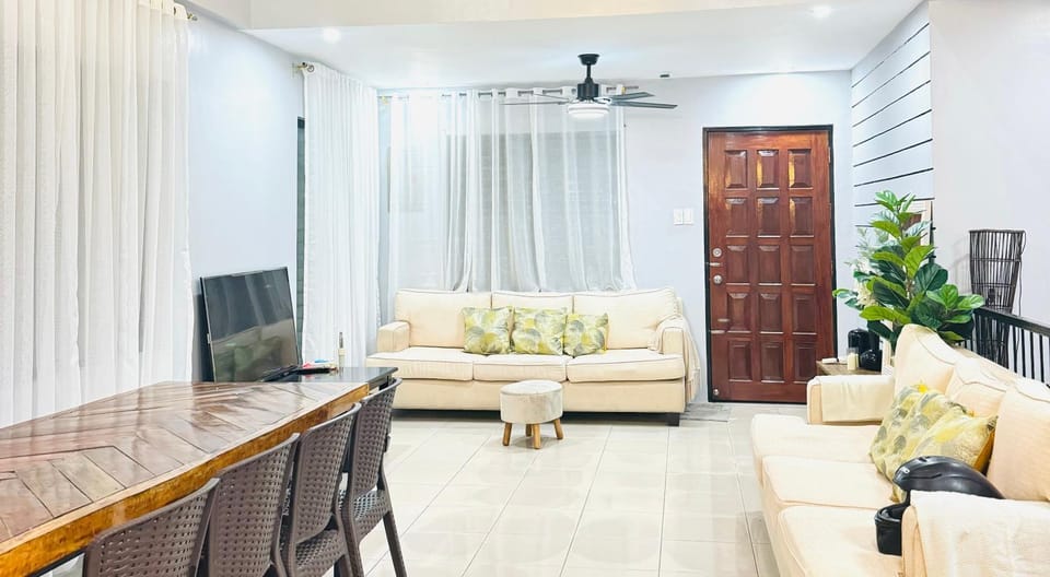 Matthews Home Cebu-Casa Uno House in Lapu-Lapu City