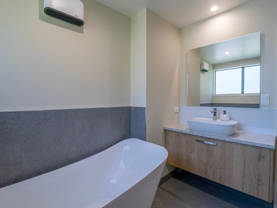 Bathroom, Bath