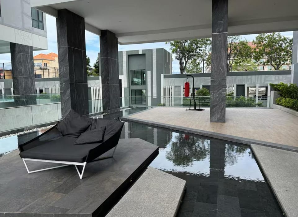 22a芭提雅市中心繁华街道 单卧室 高速网络 网红无边泳池 Apartment in Pattaya City