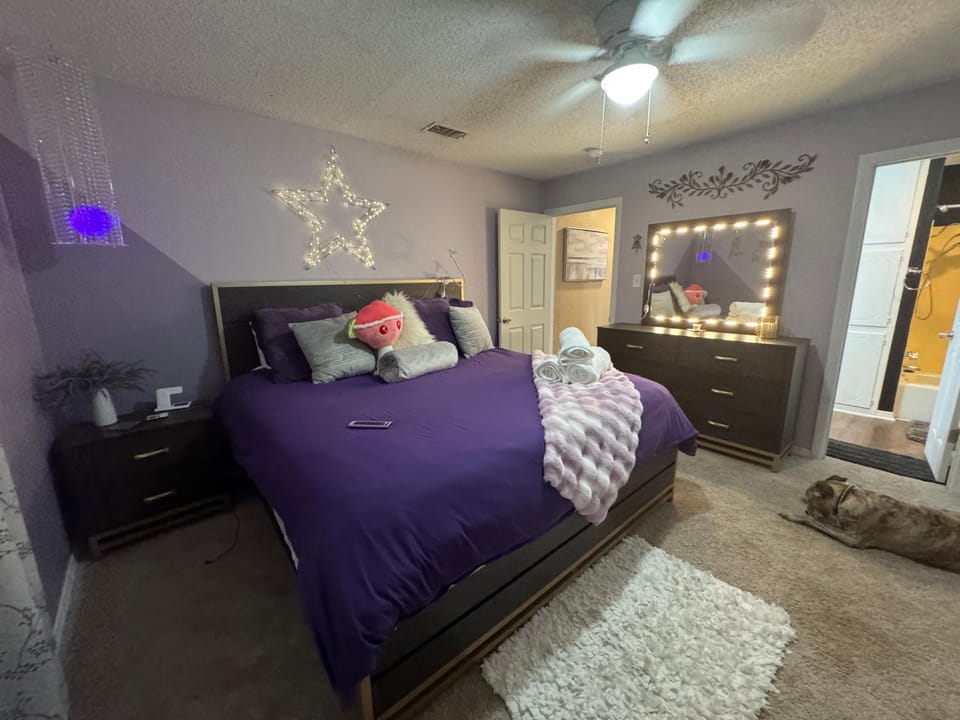 Bed, Photo of the whole room, Bedroom, wardrobe