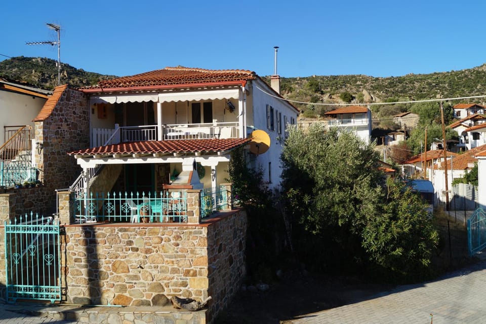 Property building, Day