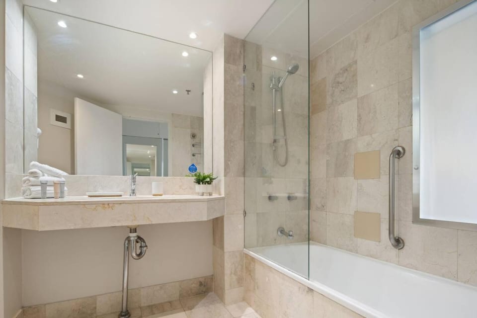Shower, Bathroom, Bath, towels