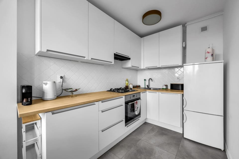 Coffee/tea facilities, Kitchen or kitchenette, dishwasher, oven, stove