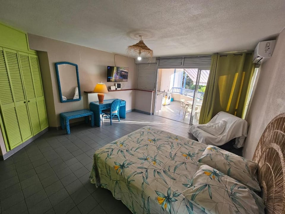 studio charmant face à la plage Apartment in Le Diamant