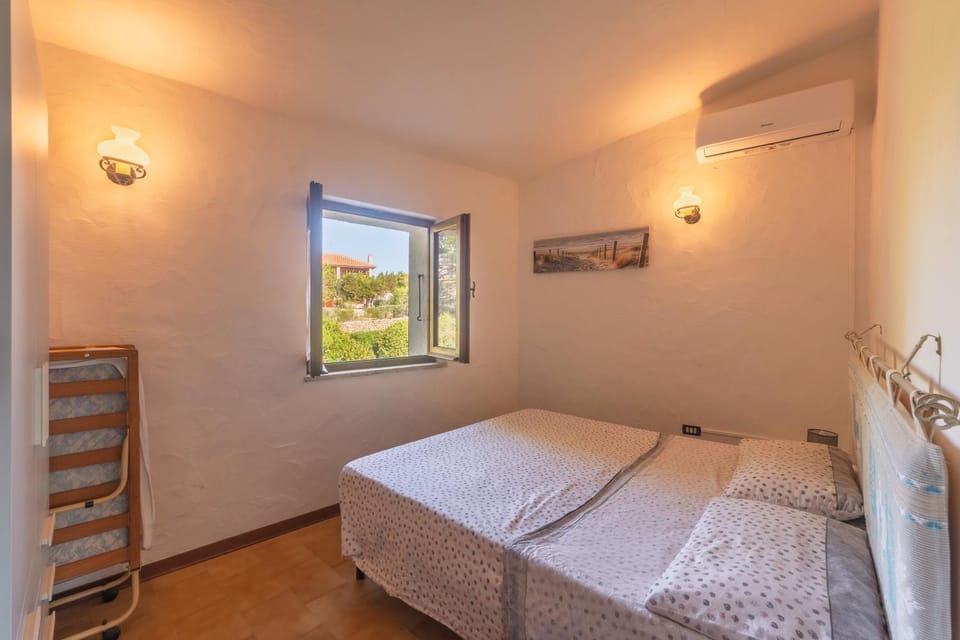 Property building, Living room, Bedroom