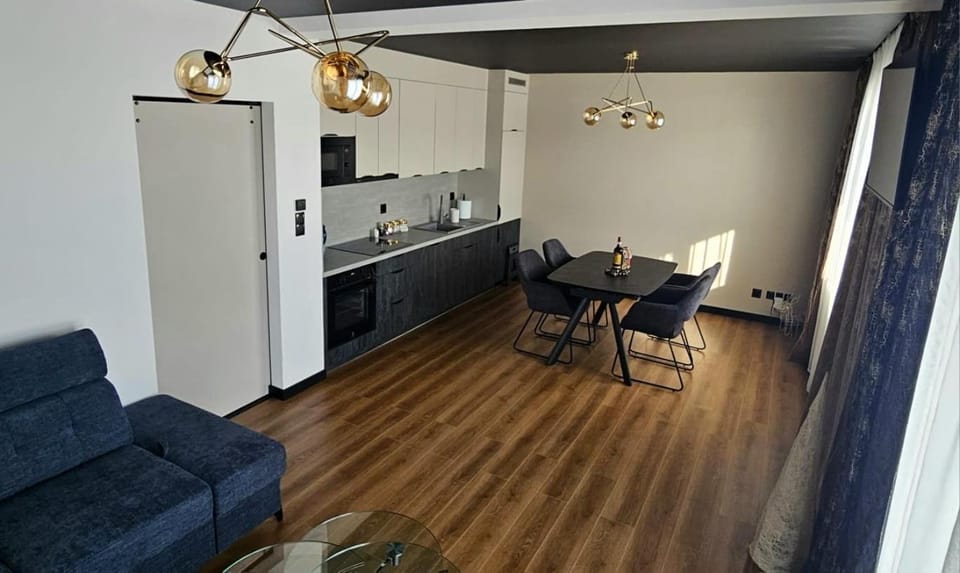 ZIBO APARTMENTS LESKO Nowoczesne apartamenty z jacuzzi i widokiem na Bieszczady Apartment in Poland