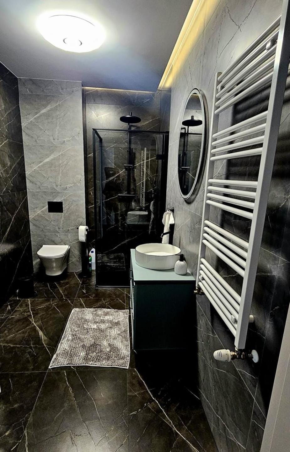 ZIBO APARTMENTS LESKO Nowoczesne apartamenty z jacuzzi i widokiem na Bieszczady Apartment in Poland