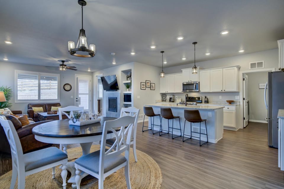 Updated 5BR Home - Perfect for Families & Groups House in Colorado Springs
