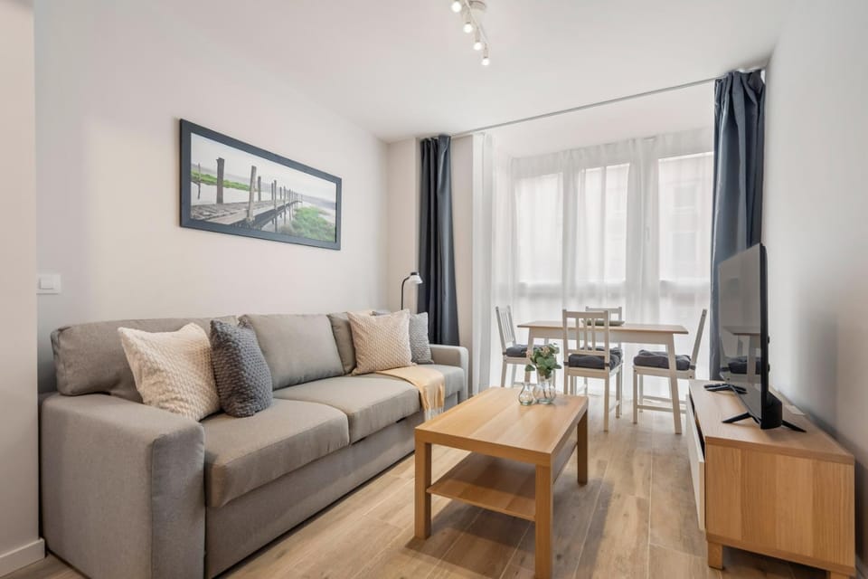 Accessible flat near the Toledo Bridge - 4A Apartment in Madrid