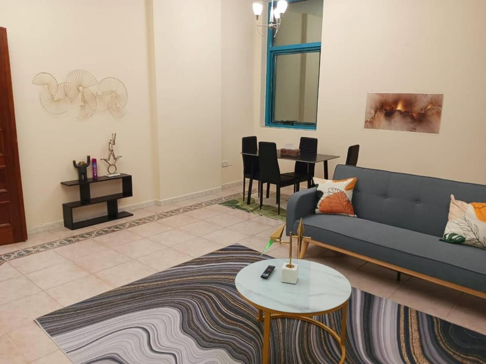 Splendid 3-Bedroom Apartment near Buhaira Corniche Apartment in Al Sharjah