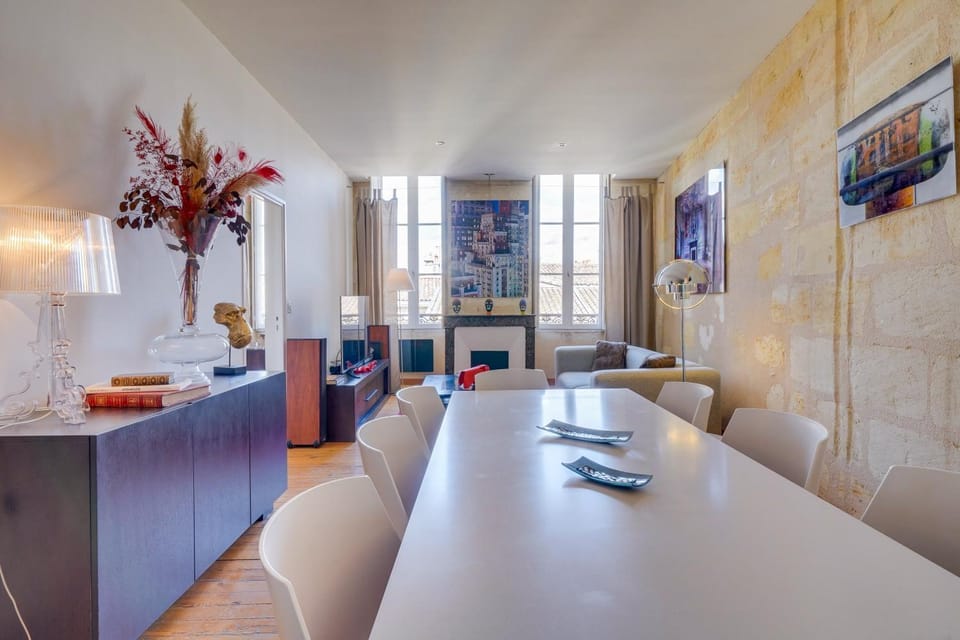 Seating area, Dining area