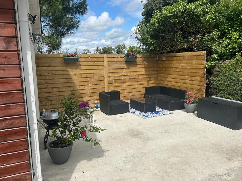 Patio, Day, Garden, Garden view