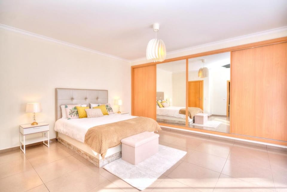 Homebyvi House in Quarteira