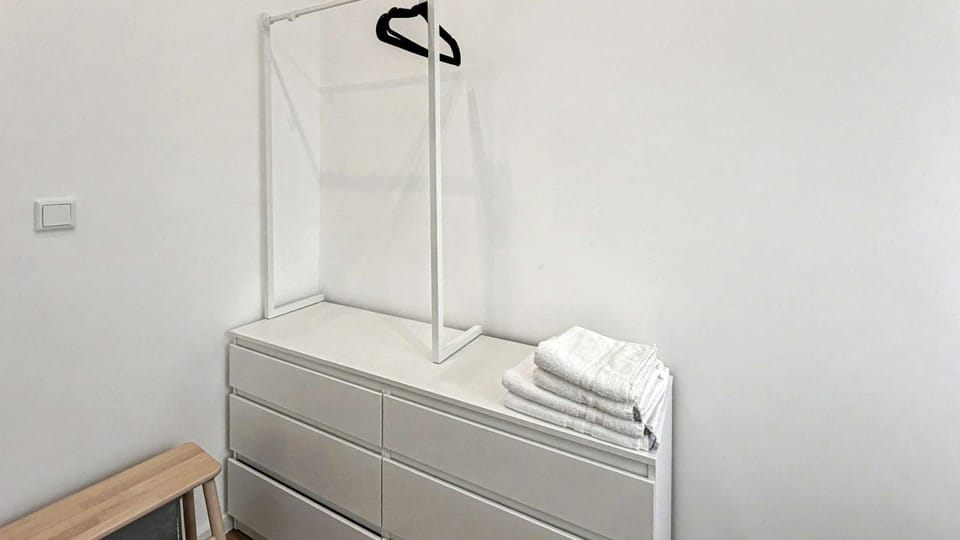 towels, wardrobe