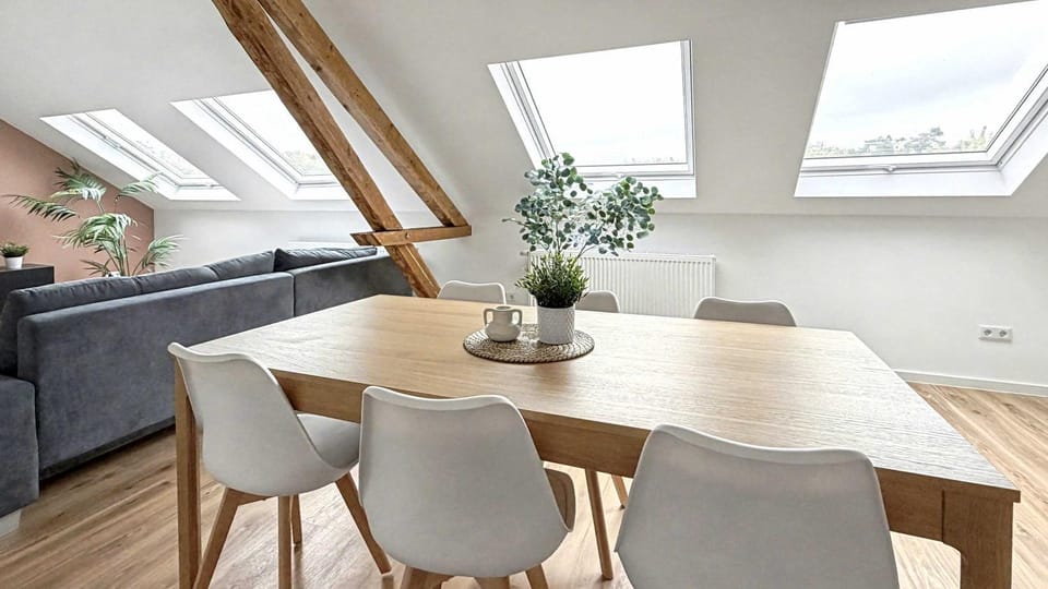 Living room, Seating area, Dining area