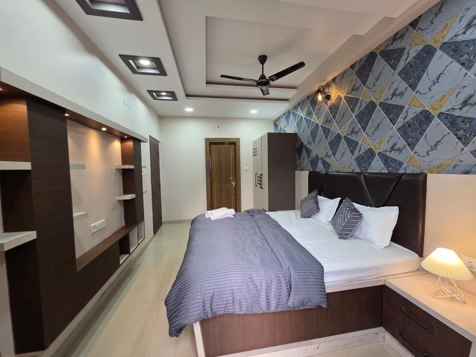 Shivalay - By Safarnama Stays - Near Kashi Vishwanath Apartment in Varanasi