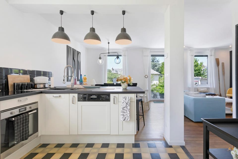 Kitchen or kitchenette, Living room