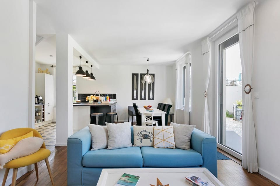 Property building, Living room