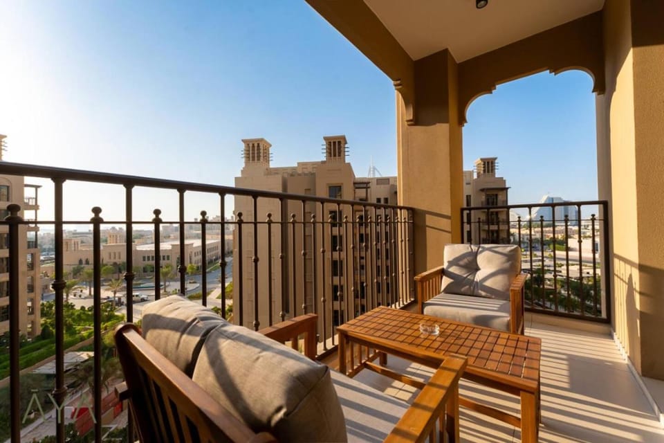 Chic 1BR Apartment near Madinat Jumeirah BurjAlArab Apartment in Dubai