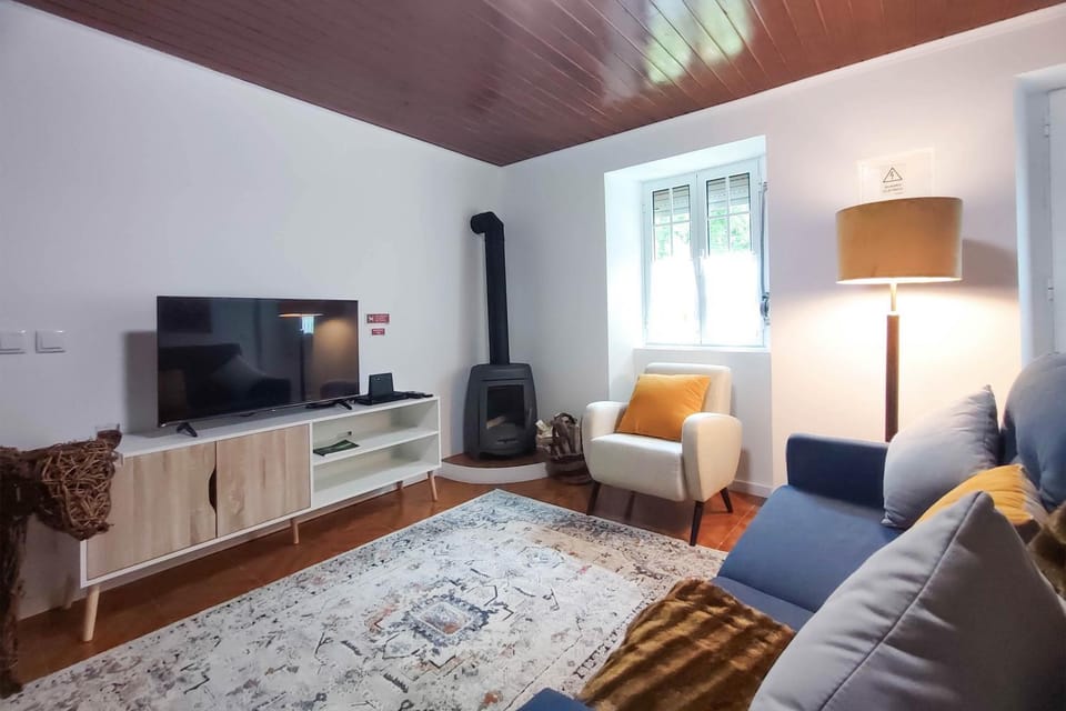 Communal lounge/ TV room, TV and multimedia, Living room