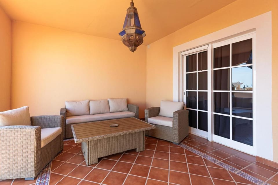 Ares Home Villa Privada con Jardín, Piscina, Barbacoa y Golf House in Maxorata