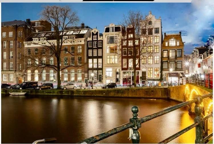 Canal Suite on Houseboat Apartment in Amsterdam