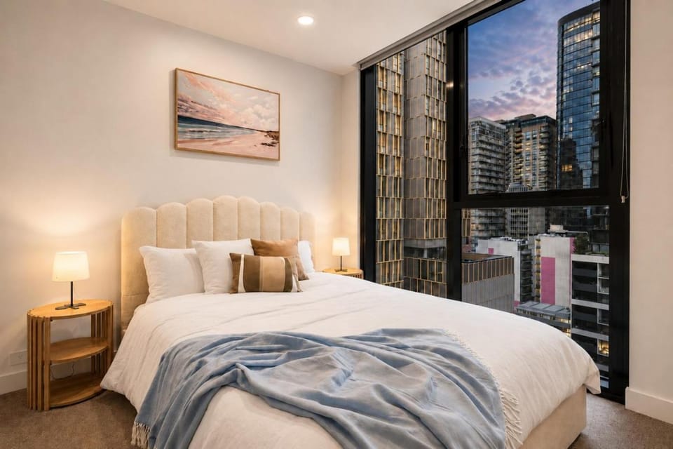 Modern CBD 2BR Free Parking & Stunning City Views Apartment in Melbourne