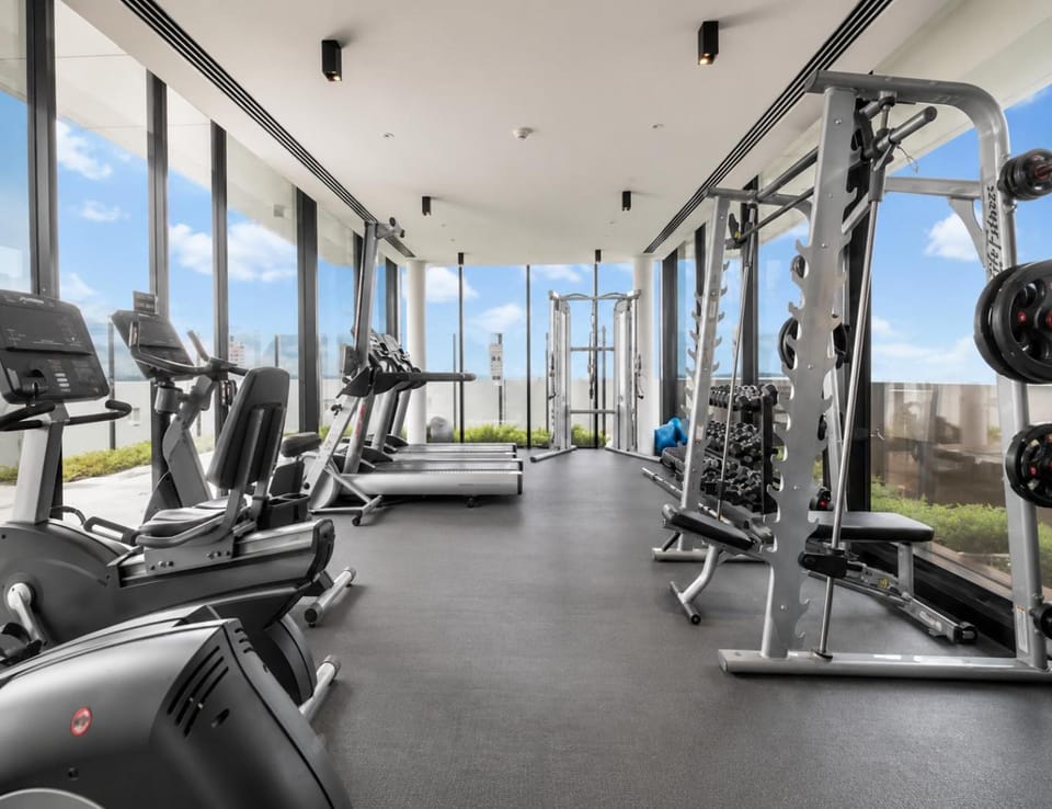 Modern CBD 2BR Free Parking & Stunning City Views Apartment in Melbourne