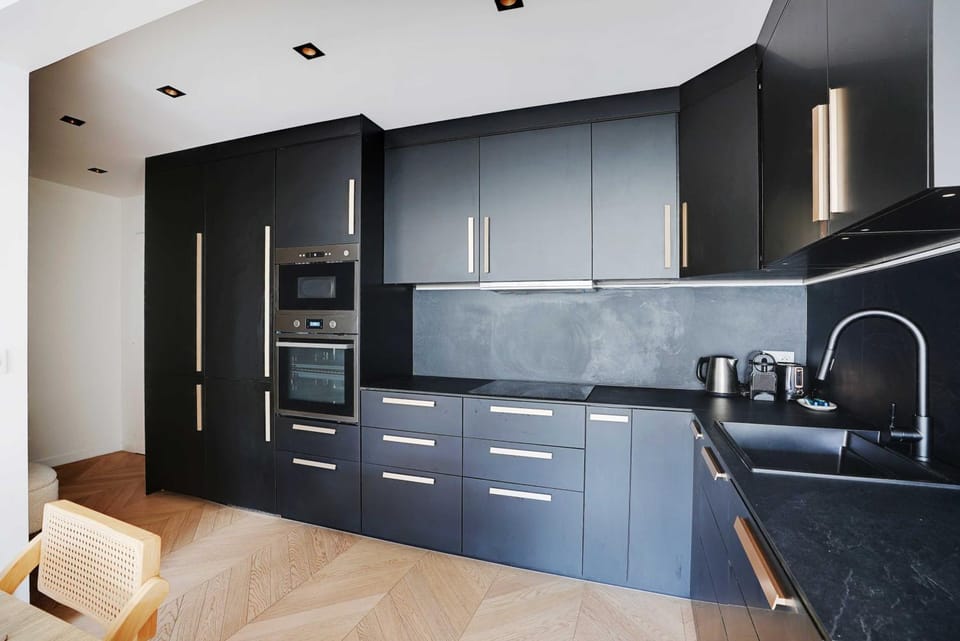 Kitchen or kitchenette, oven, stove