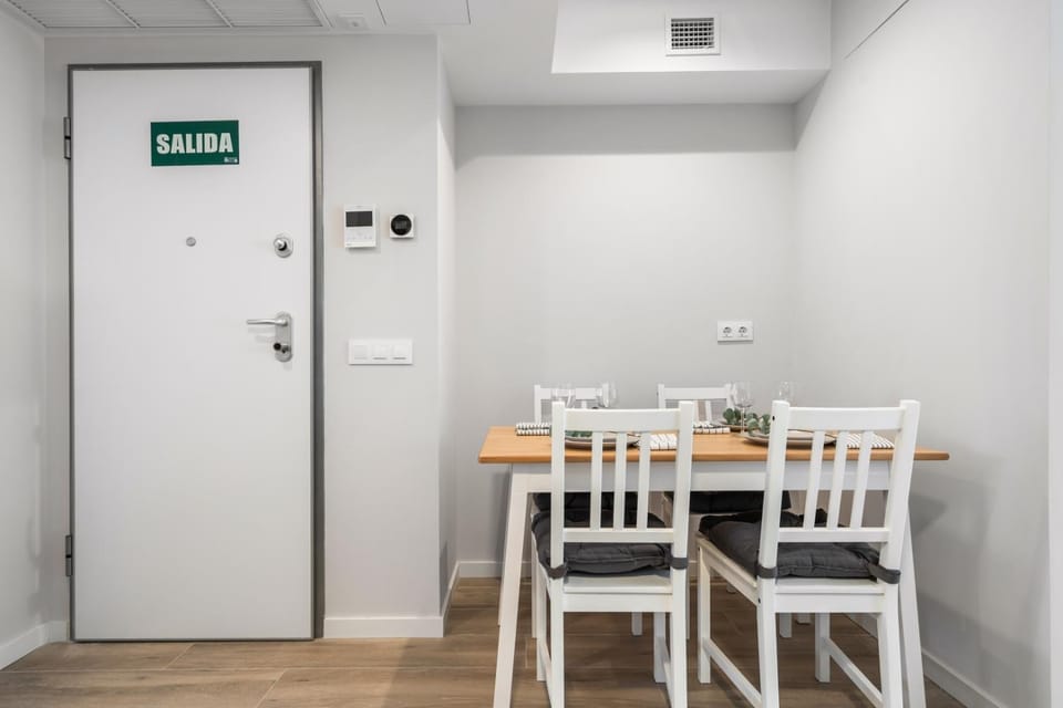 Accessible flat near the Toledo Bridge - 4B Apartment in Madrid