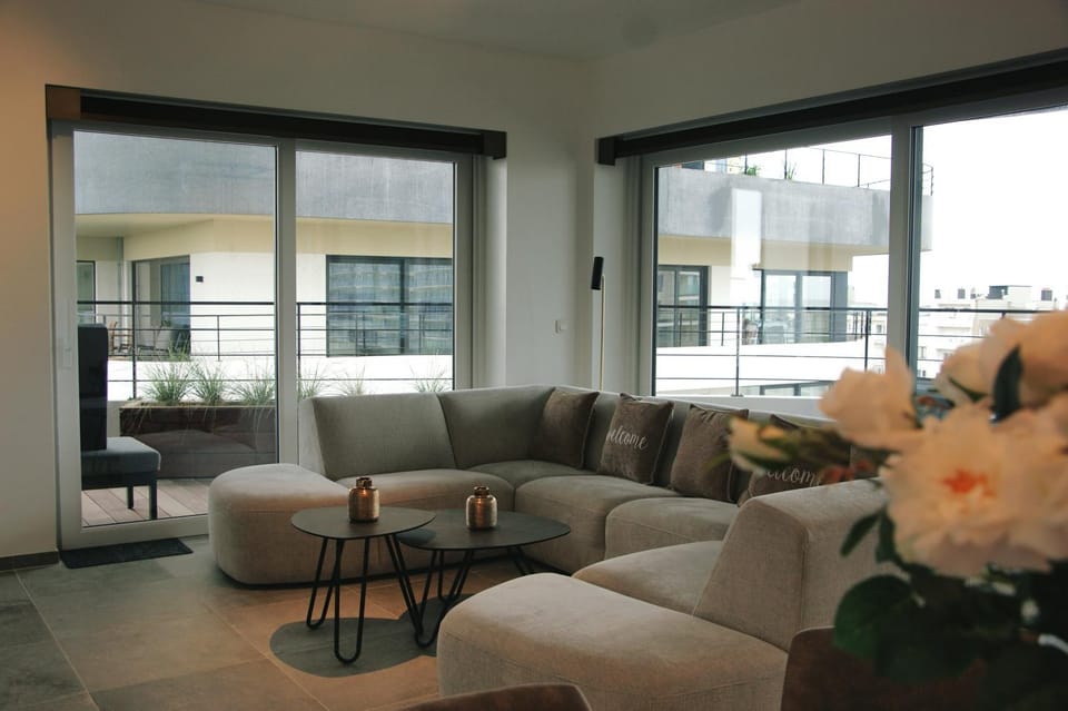 View (from property/room), Balcony/Terrace, Seating area