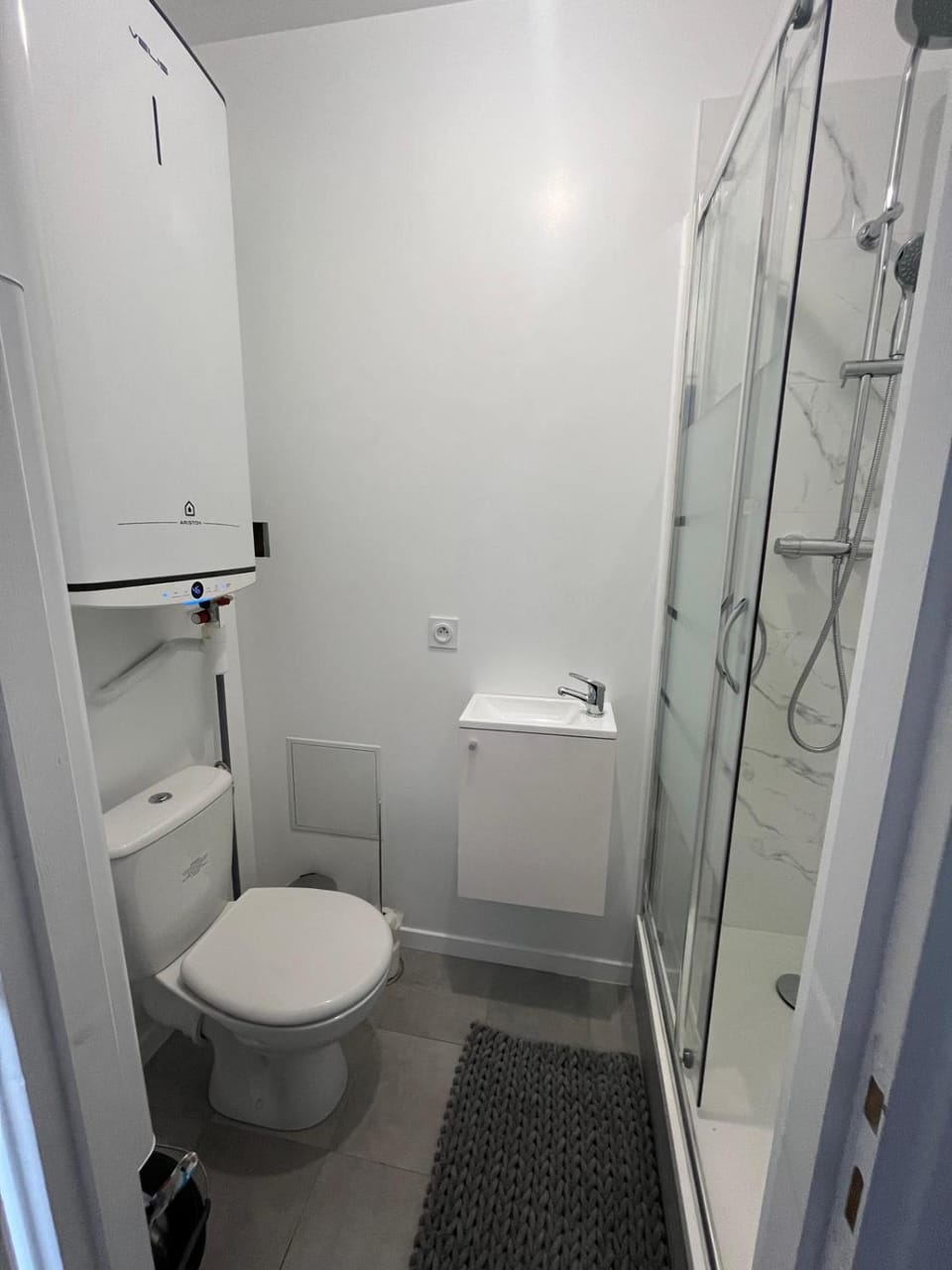 Shower, Toilet, Bathroom