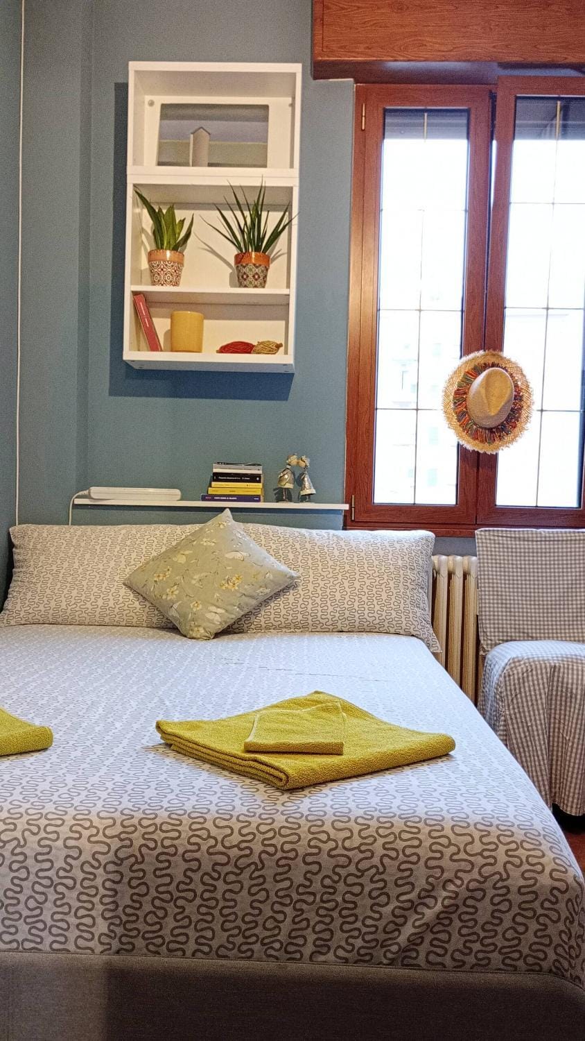 Bed, Bedroom