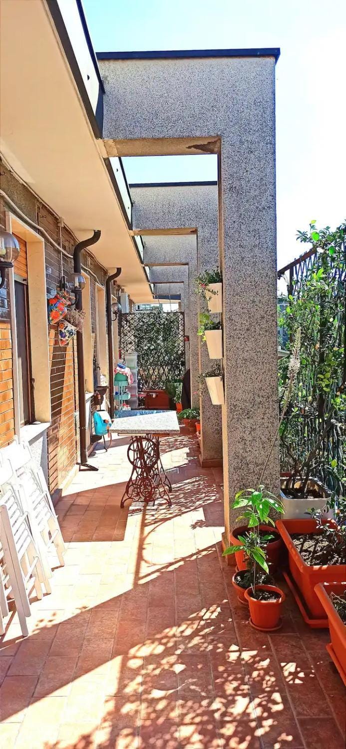 Property building, Spring, Day, Garden, View (from property/room), Balcony/Terrace