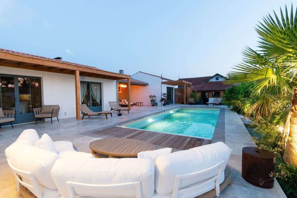 Patio, Pool view, Swimming pool