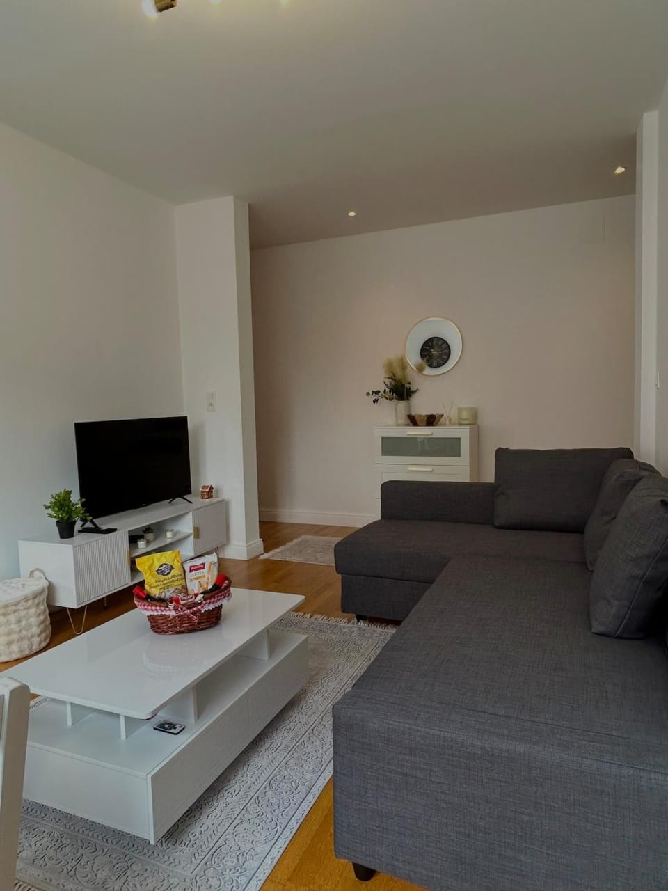 Communal lounge/ TV room, TV and multimedia, Living room