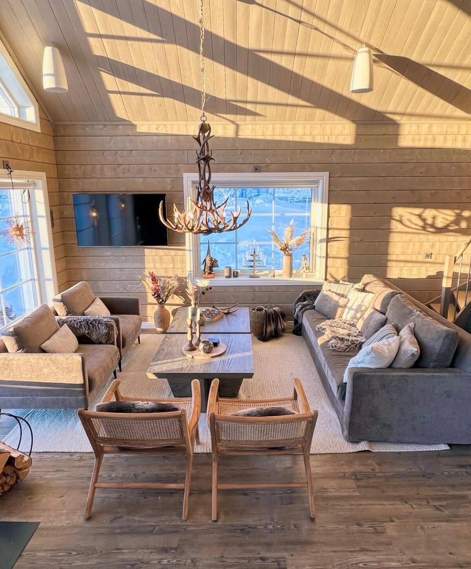 Large lovely mountain house in Vemdalsskalet House in Sweden