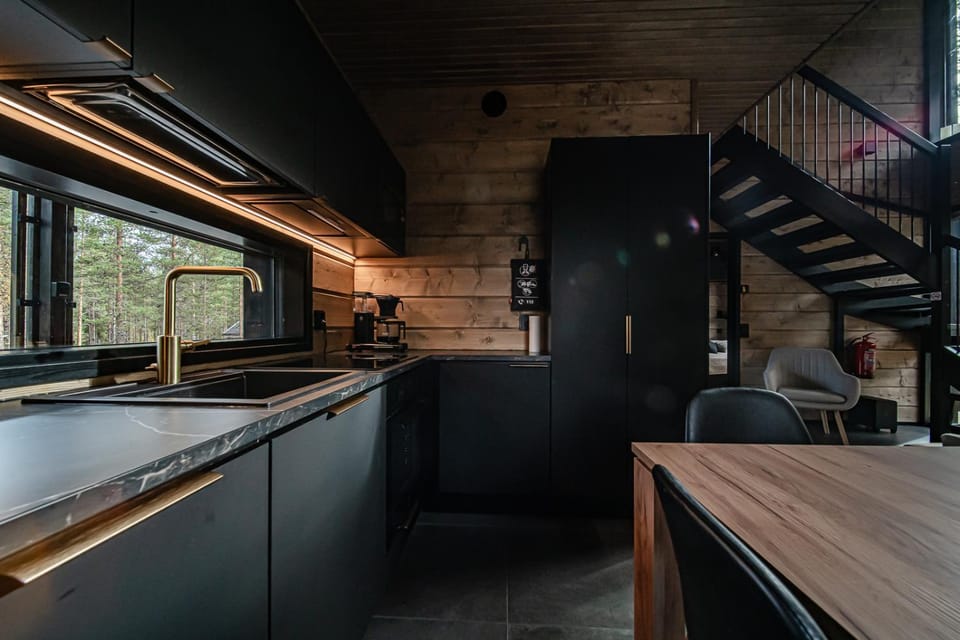 Coffee/tea facilities, Dining area, dishwasher, heating, internet, microwave, oven, toaster, kitchen