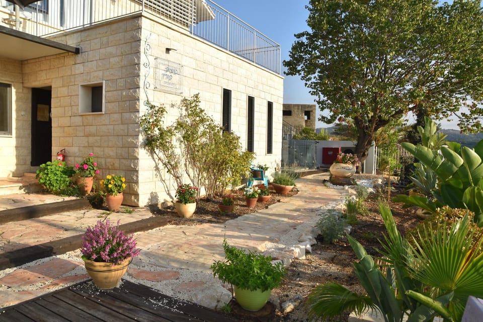 Property building, Day, Garden, Garden view
