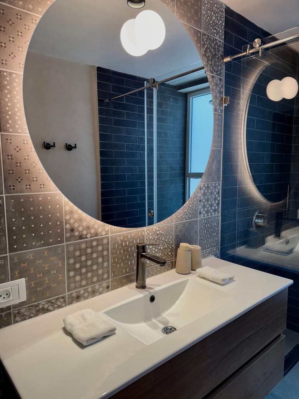 Shower, Bathroom