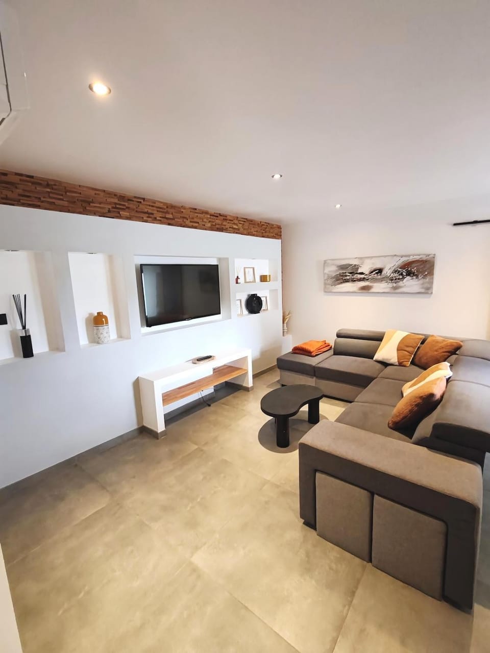 TV and multimedia, Living room