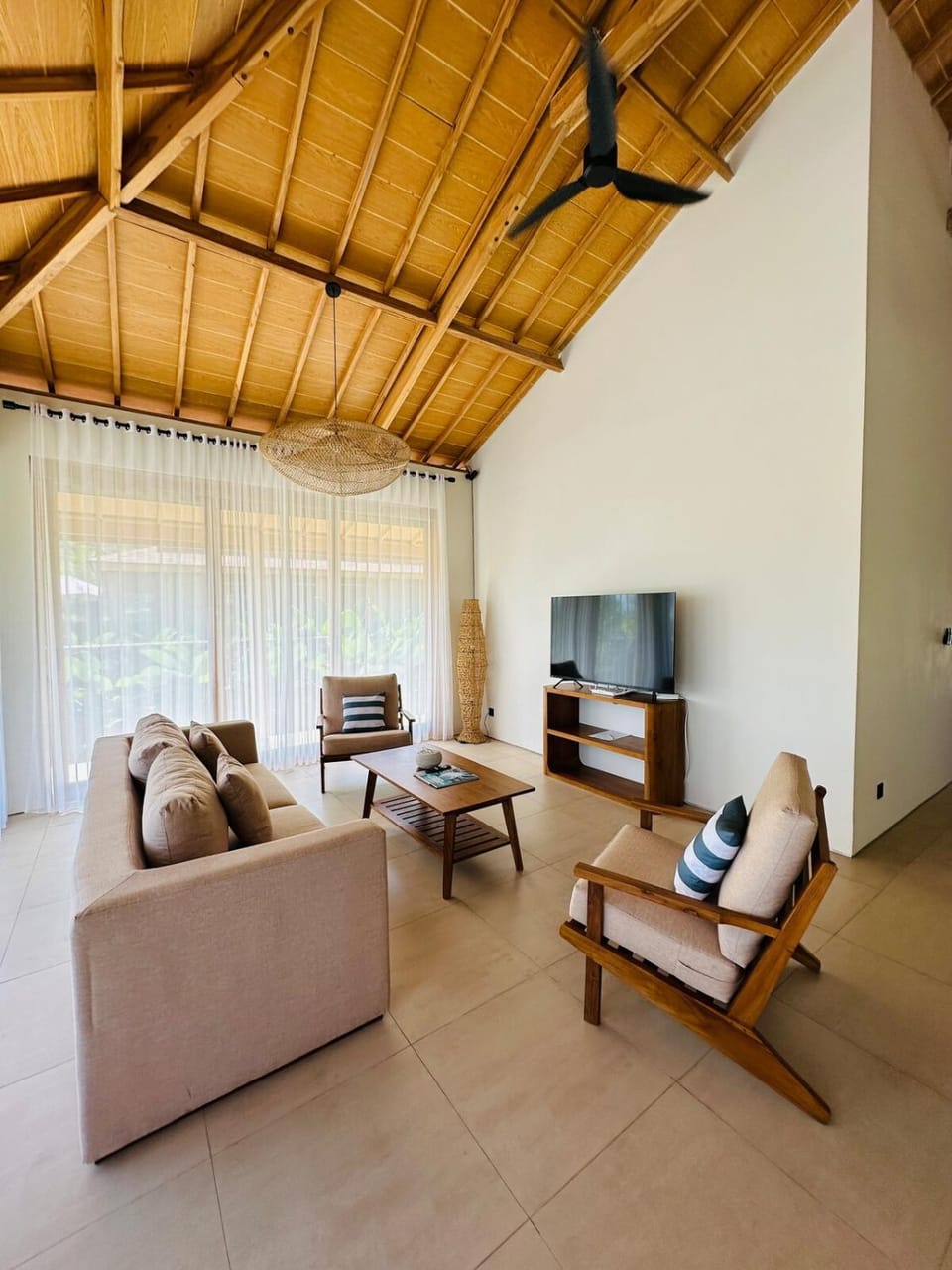 Villa Lily Bay Selong Belanak Villa in West Praya