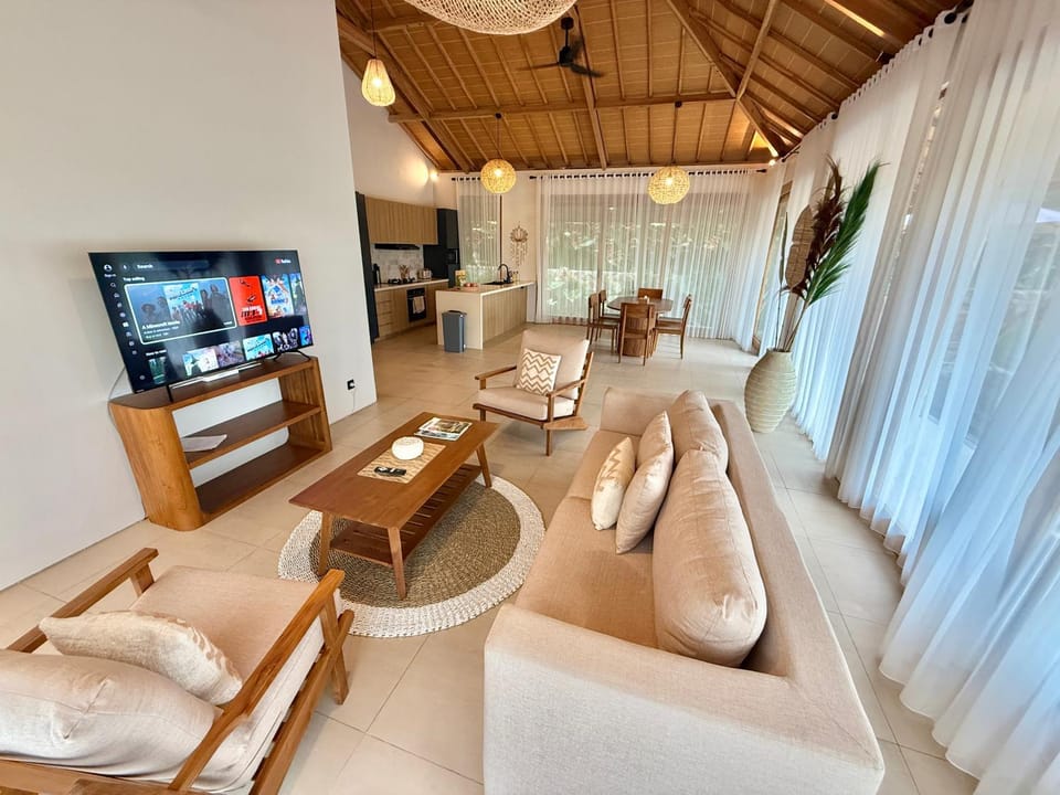 Villa Lily Bay Selong Belanak Villa in West Praya