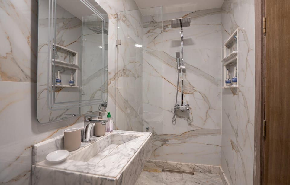 Shower, Bathroom, towels