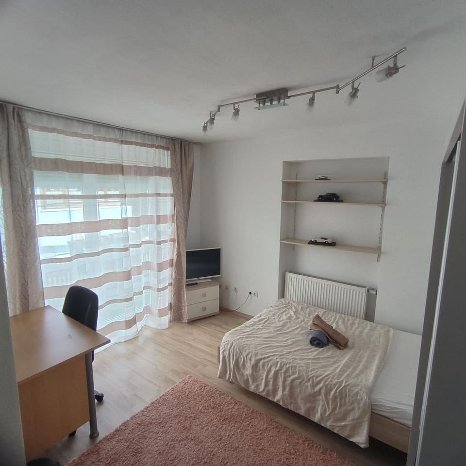 Photo of the whole room, Bedroom